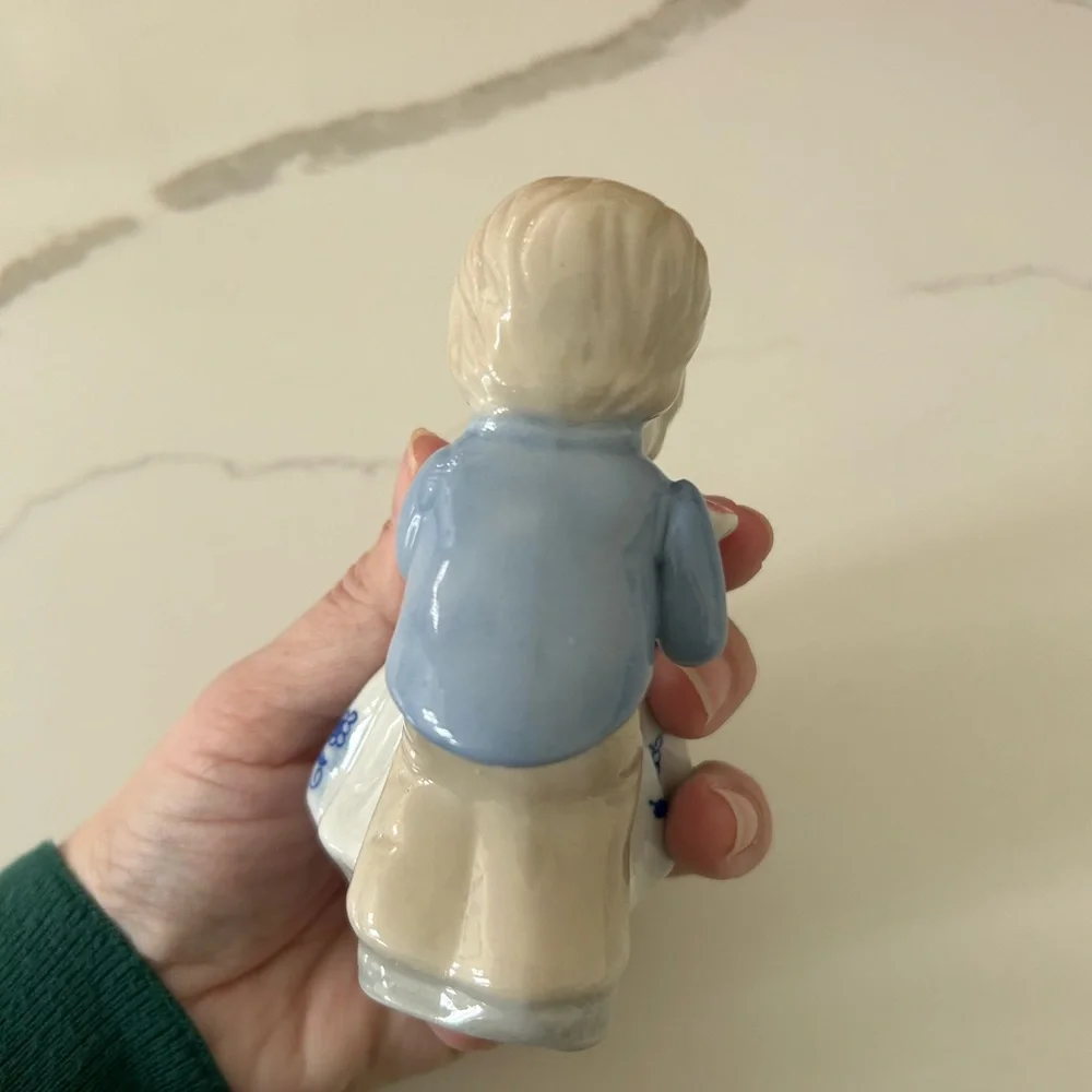 Vintage Hand Painted Kissing Wedding Couple Ceramic Figurine Lamboli Co